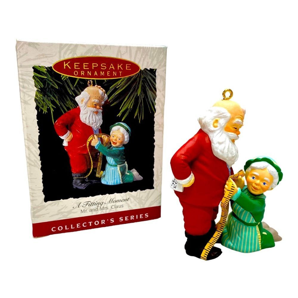 1993 Hallmark Keepsake A Fitting Moment Mr and Mrs Claus Collector's Ornament